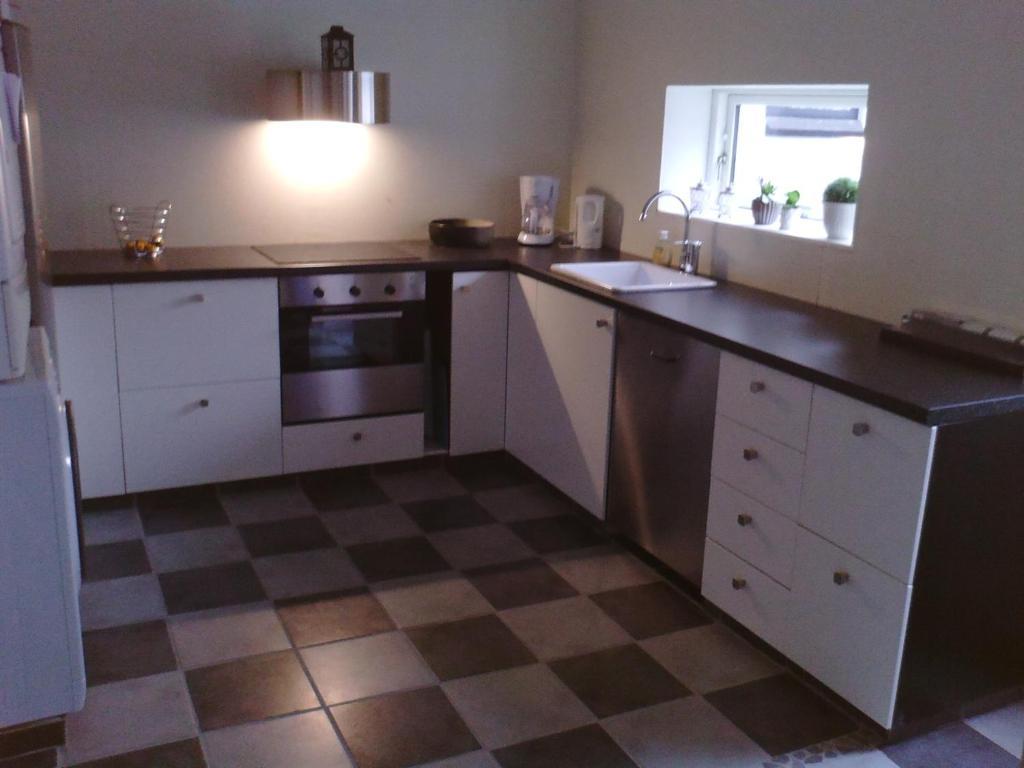 Svalegaarden Guesthouse Saerslev Экстерьер фото